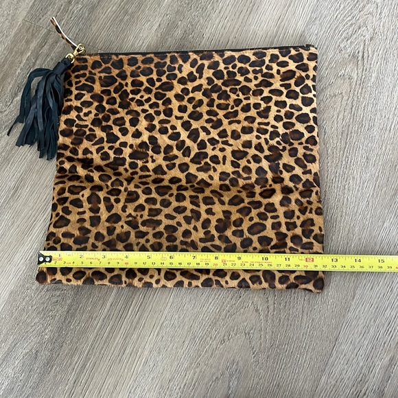 Animal print clutch in pony hair - Picture 9 of 10